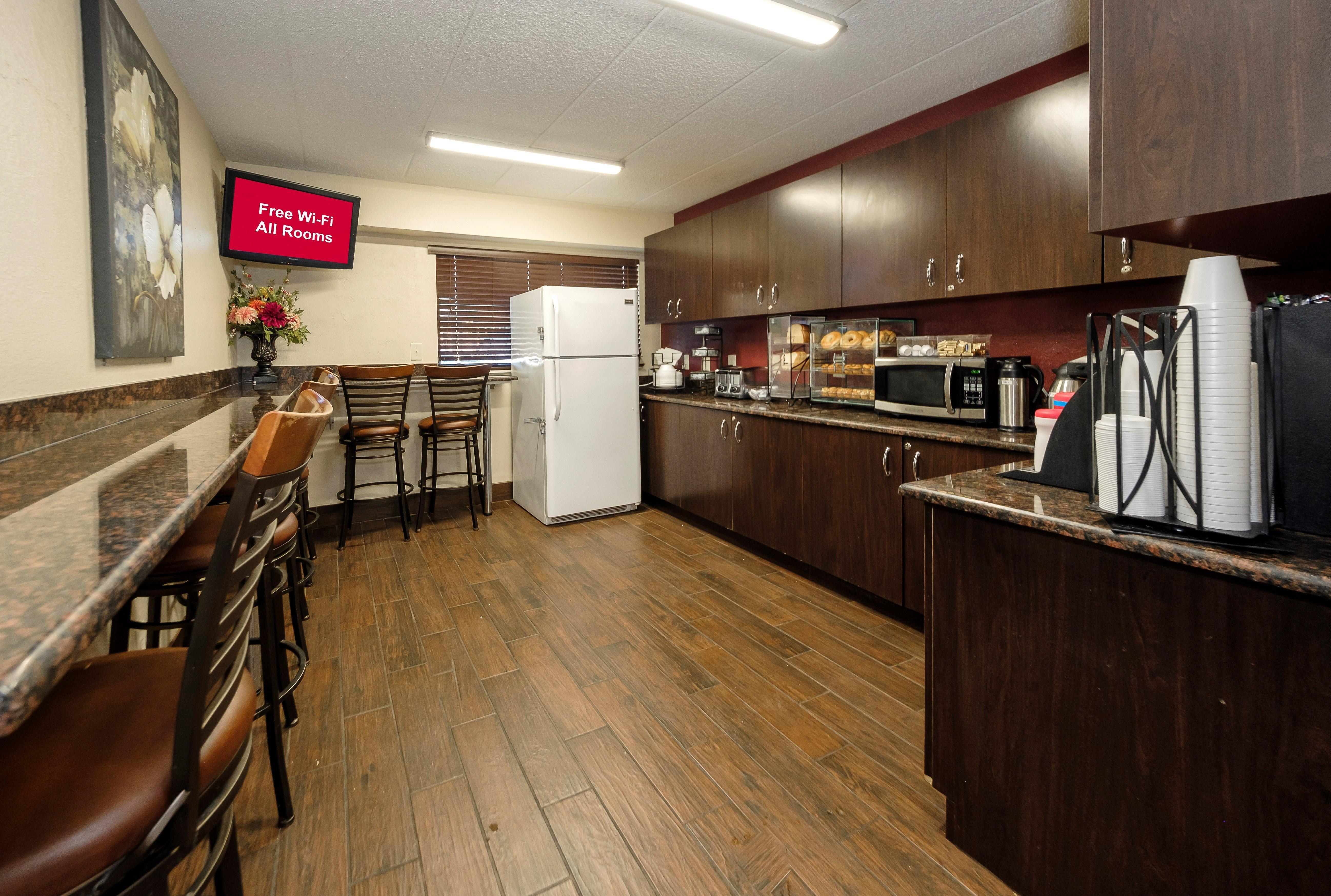 Red Roof Inn Lansing East - Msu Zewnętrze zdjęcie