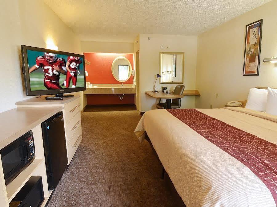 Red Roof Inn Lansing East - Msu Zewnętrze zdjęcie