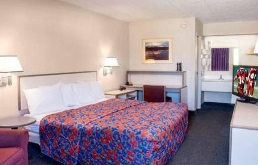 Red Roof Inn Lansing East - Msu Zewnętrze zdjęcie